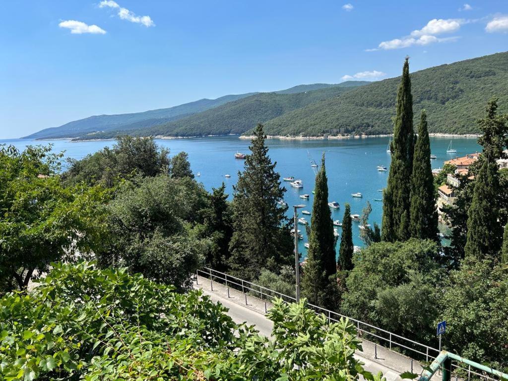 Apartment Near The Sea 650 Rabac Eksteriør bilde